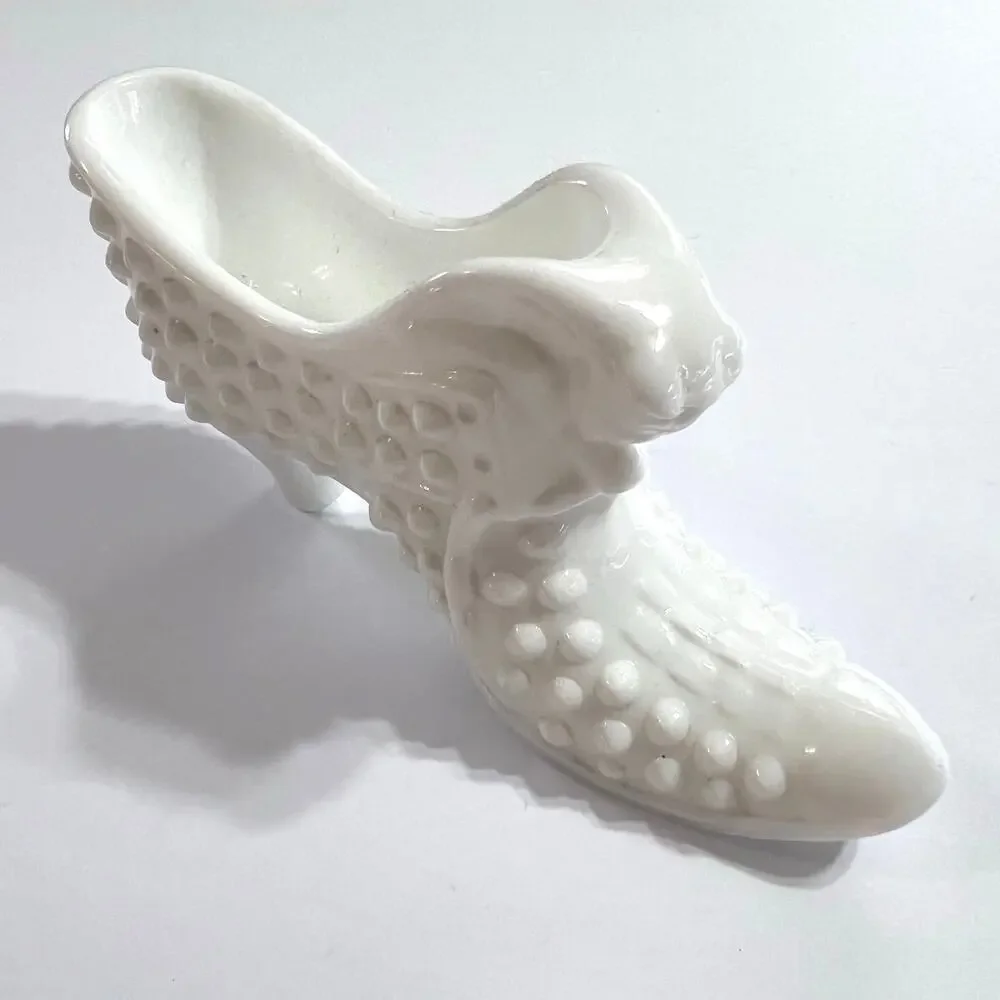 Vintage Fenton Victorian Hobnail White Milk Glass Shoe Slipper Boot Cat Kitten